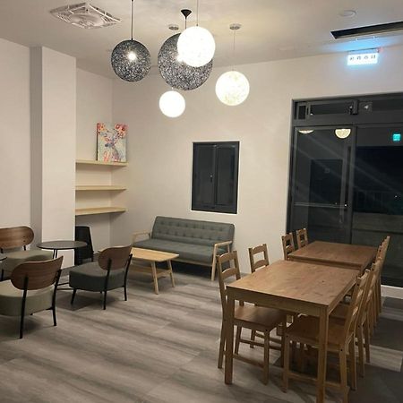 One Night Hostel Yilan Екстериор снимка