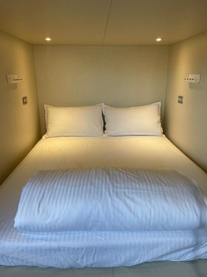 One Night Hostel Yilan Екстериор снимка